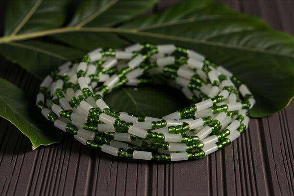 Waist Beads / African Waist Chain - EGHE - Green / white (elastic)