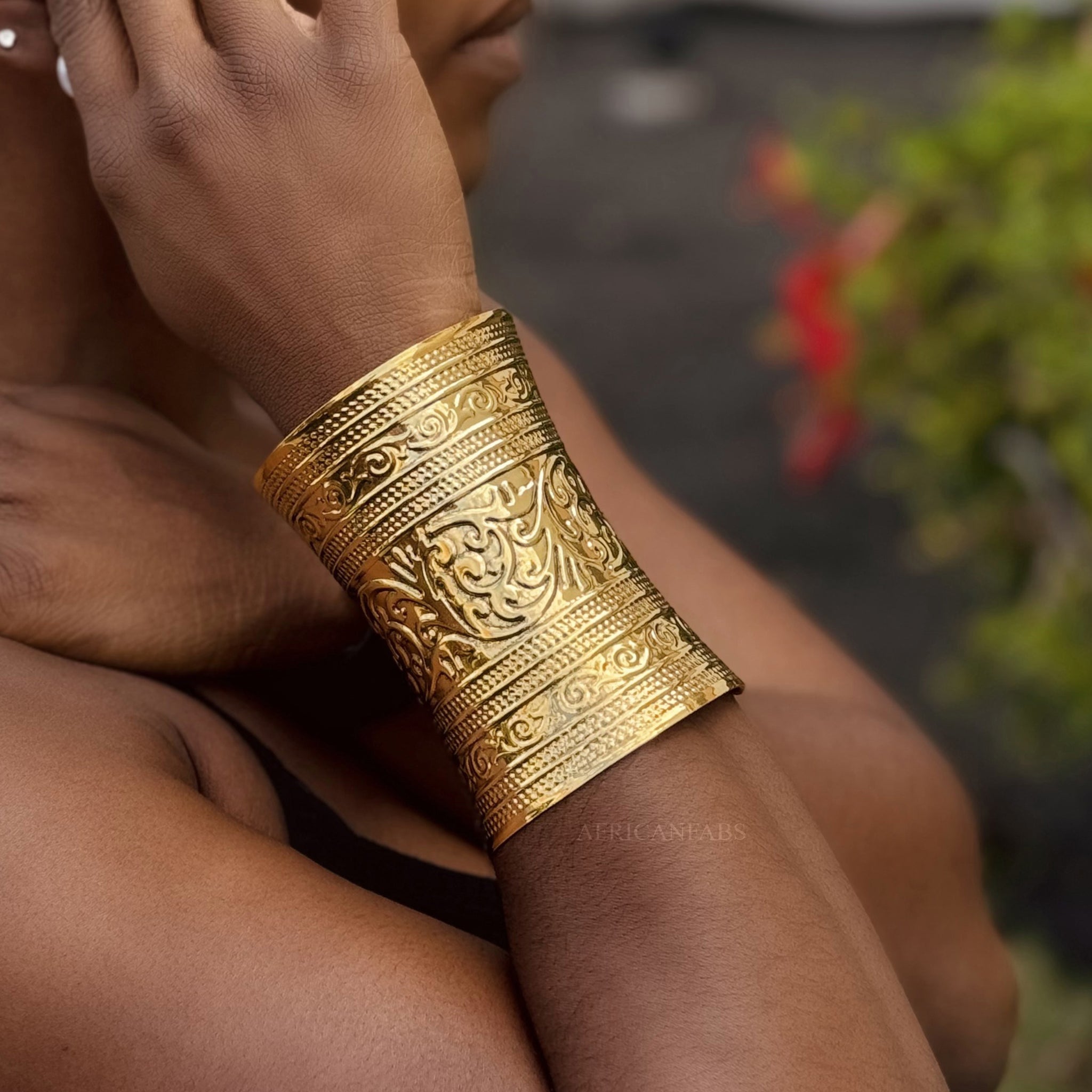 African style Bangle Cuff Bracelet - Flower - Gold