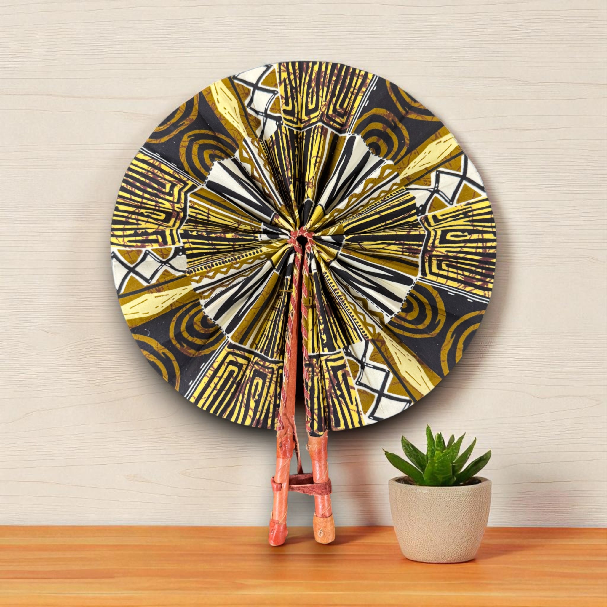 Afrikaanse handwaaier - Ankara print waaier - Yao - Geel Bogolan