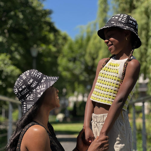 Bucket hat / Vissershoedje met Afrikaanse print - Zwart Wit Bogolan - Kinderen (Unisex)