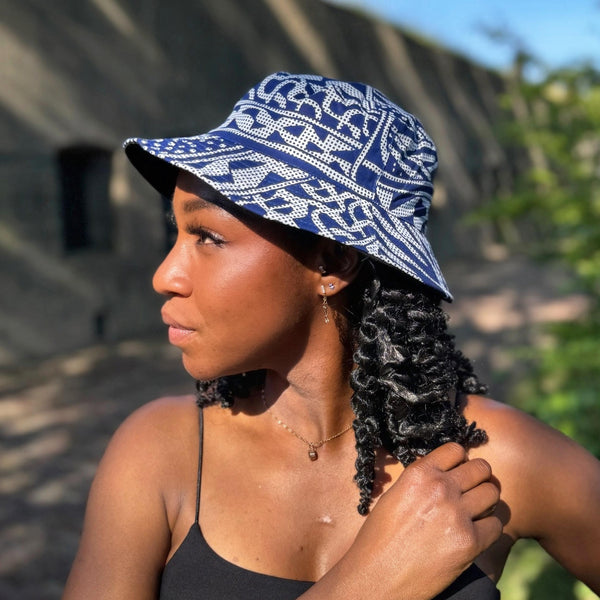 Bucket hat / Vissershoedje met Afrikaanse print - Blauw Ndop Cameroon - Kinderen & Volwassenen (Unisex)
